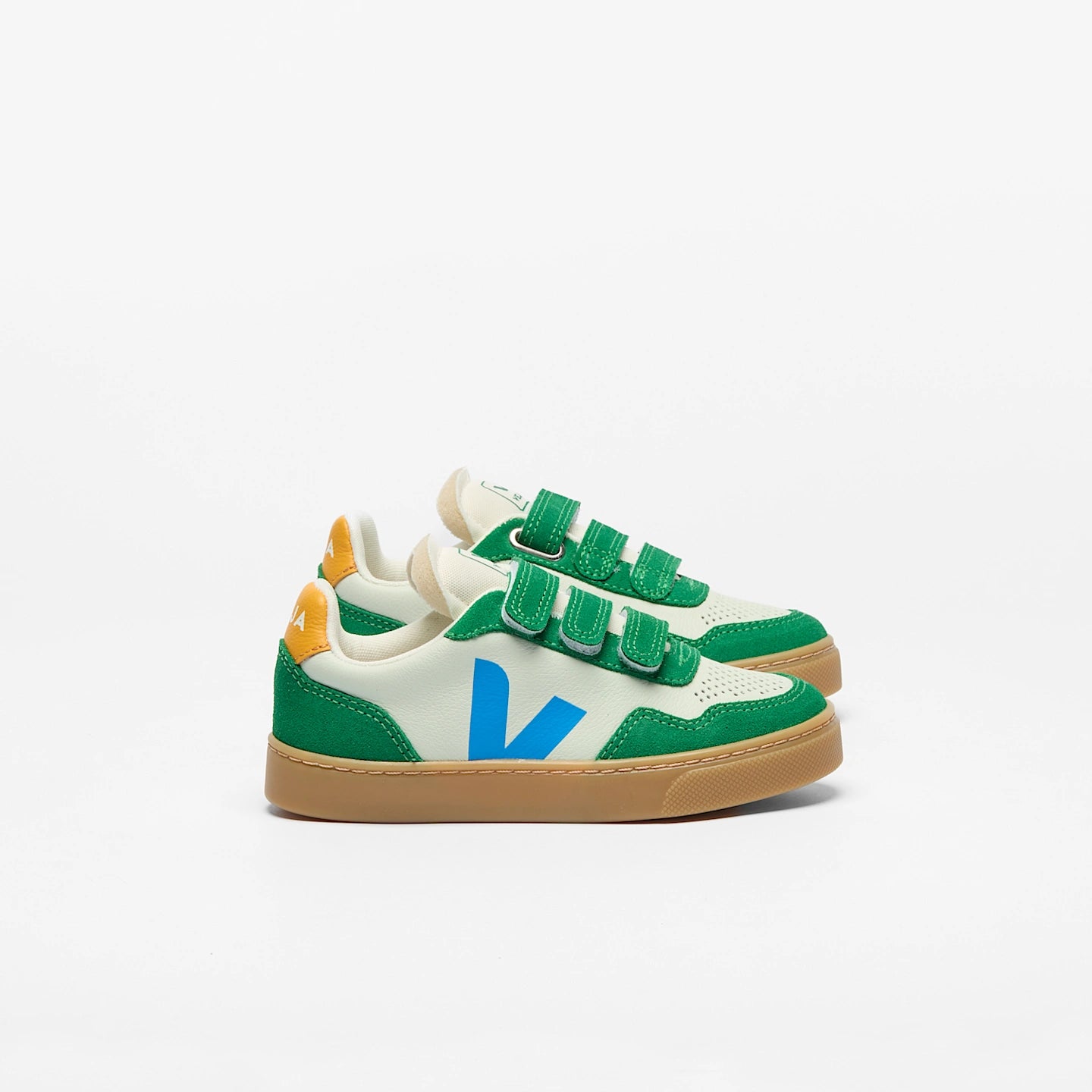 VEJA Small V-90 leather sneakers in Jade Egee Emeraude with green organic leather, showcasing the stylish shoe design.