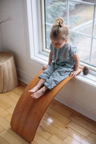 Kinderfeets Kinderboard made of bamboo, featuring a smooth wooden surface and sturdy construction for balance and fun.