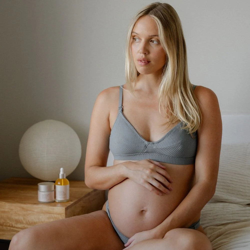 Pure Mama Pregnancy Care Set includes belly and body oils, magnesium rub, and body scrub for women's pregnancy skin care.